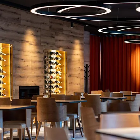 A ホテル ツェリェ